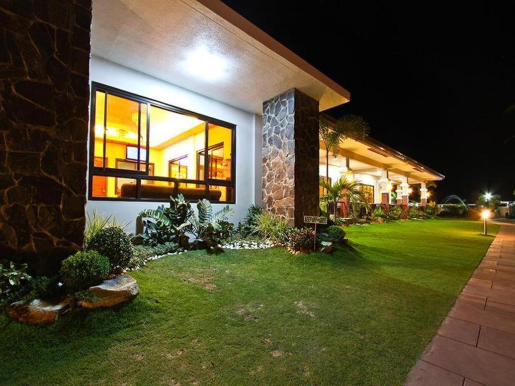 La Suena Brisa Beach Resort And Events Place Batangas Ngoại thất bức ảnh